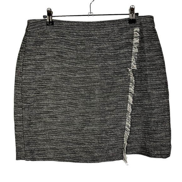 Ann Taylor LOFT Black & White Tweed Asymmetrical Fringe Mini Skirt 8 - Picture 1 of 4